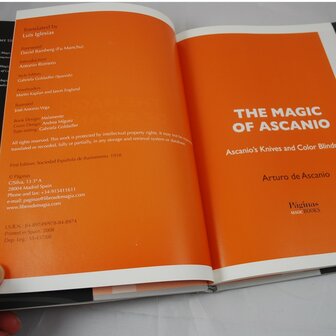 The Magic of Ascanio volume 4: Knives and Color Blindness 