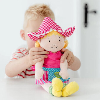 Fien en Teun pluche pop boerin Fien knuffel