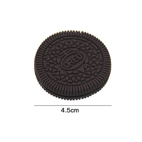 Bite and restore Oreo cookie